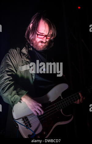 Milano Italia. 04 marzo 2014. Il British indie-folk band FANFARLO esegue dal vivo presso il club della musica di credito Tunnel: Rodolfo Sassano/Alamy Live News Foto Stock