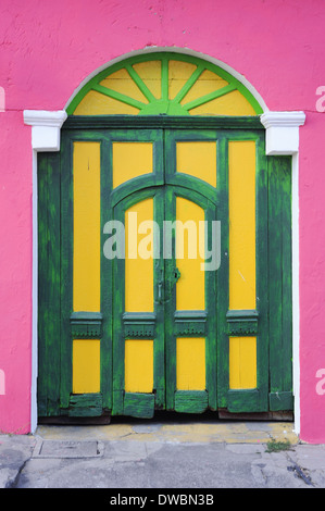 Colorfull sportello anteriore a Suchitoto su El Salvador Foto Stock