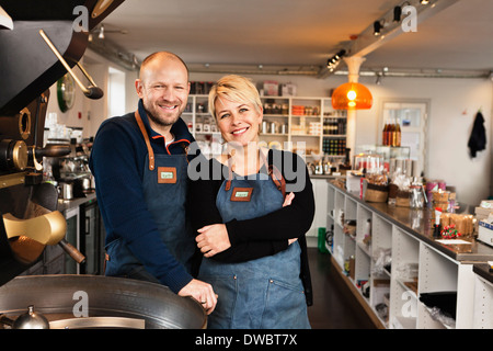 Coppia matura in coffee shop cucina Foto Stock