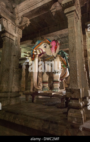 L' India , il Tamil Nadu , Kanchipuram Sri Ekambaranathar Tempio Ekambareswarar templi indù Shiva 6 sesto secolo figura elephant Foto Stock