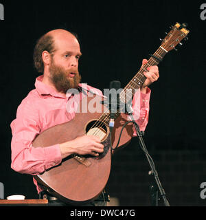 Berlino, Germania. 4 Mar 2014. Noi cantante-song writer chitarrista e attore Bonnie Prince Billy alias si esegue a Oldham in l apostolo Paolo Chiesa a Berlino, Germania, 4 marzo 2014. Foto: Roland Popp/dpa/Alamy Live News Foto Stock