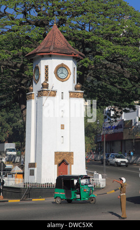 Sri Lanka; Kandy; Clock Tower, traffico, Foto Stock