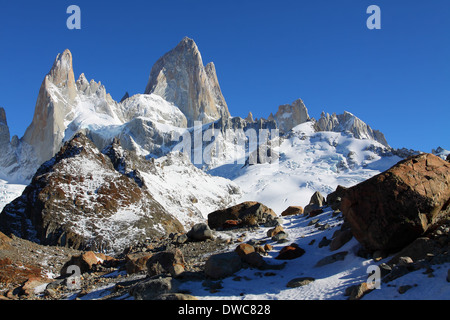 Bellissima natura con Mt. Fitz Roy come visto nel Parco nazionale Los Glaciares, Patagonia, Argentina Foto Stock