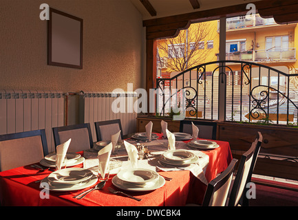 Interno di un ristorante moderno e vintage design misto. Foto Stock