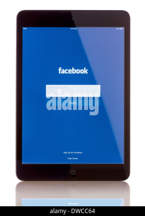 IPad Mini visualizzazione di schermata di avvio dell'applicazione Facebook Foto Stock