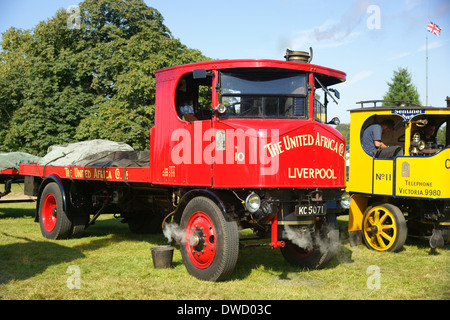 1924 Super Vapore Sentinel autocarro 5256 a 2012 Bedford rally a vapore Foto Stock