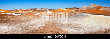 Paesaggio desolato vicino a Coober Pedy Australia centrale chiamato Badlands Foto Stock