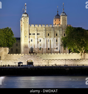 Torre di Londra al tramonto, Inghilterra Foto Stock