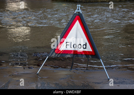 Allarme alluvione segno Foto Stock