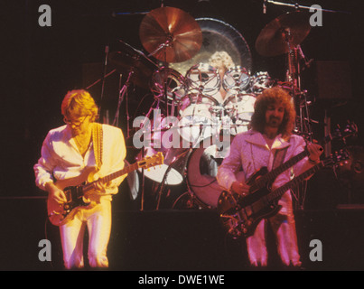 BARCLAY JAMES HARVEST inglese del gruppo rock a Hammersmith Odeon nel febbraio 1980 con Les Holroyd a destra Foto Stock