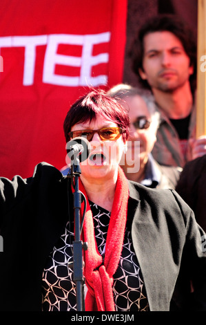 Christine soffiante - Segretario generale, l'Unione nazionale degli insegnanti. Mayday dimostrazione: Londra, 1 maggio 2013 in Trafalgar Square Foto Stock