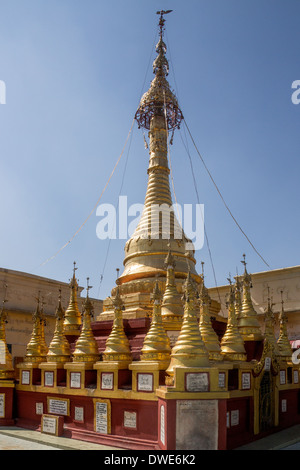 Il Monte Popa - Popa Taungkalat (Taung Kalat) Santuario, casa di 37 Mahagiri Nats - Birmania (Myanmar) Foto Stock