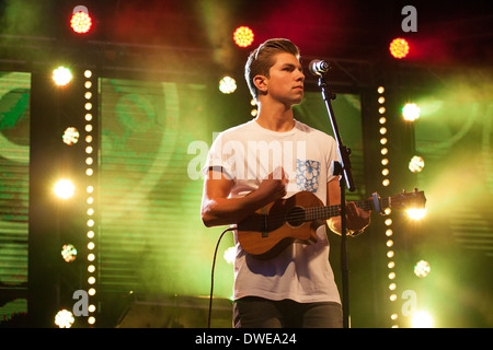 Adorabile Rogues performing live a Chilfest 2013, Tring, Hertfordshire, musica dal vivo, gig Foto Stock