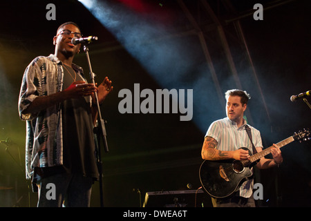 Adorabile Rogues performing live a Chilfest 2013, Tring, Hertfordshire, musica dal vivo, gig Foto Stock