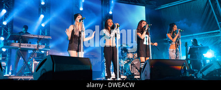 Poco Mix performing live a Chilfest 2013, Tring, Hertfordshire, musica dal vivo, gig Foto Stock