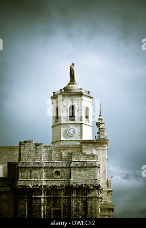 Torre campanaria della Cattedrale di nostra Signora della Santa Assunzione (Catedral de Nuestra Senora de la Asuncion) progettato da Juan de Herrera Foto Stock