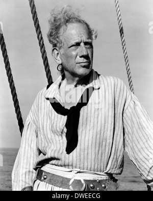 Melvyn Douglas, sul set del film "Billy Budd' diretto da Peter Ustinov, 1962 Foto Stock