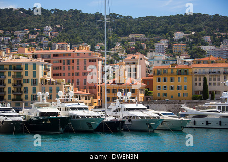 Yacht di lusso nel porto di Nizza Foto Stock