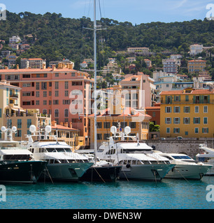 Yacht di lusso nel porto di Nizza Foto Stock