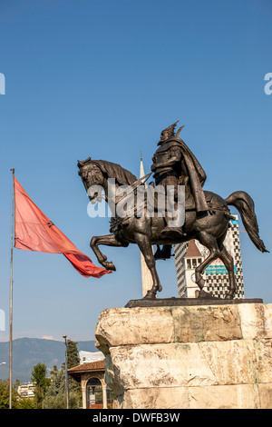 Tirana la bellissima e calda e giovane e di grande capitale albanese Foto Stock