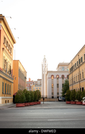 Tirana la bellissima e calda e giovane e di grande capitale albanese Foto Stock