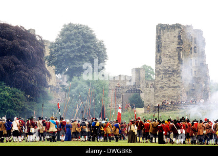 Ashby de la Zouch, guerra civile inglese Assedio, 1640 rievocazione storica, soldati, cavalleria, LEICESTERSHIRE REGNO UNITO Inghilterra Foto Stock