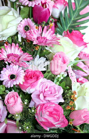 Bel bouquet pronto per l'occasione speciale. Foto Stock