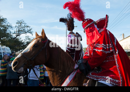 Krewe di Proteus prende il via la loro 2014 Parade, con il tema "elementi antichi di alchimia' Foto Stock