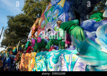 Krewe di Proteus prende il via la loro 2014 Parade, con il tema "elementi antichi di alchimia' Foto Stock