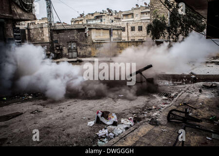 Aleppo, Siria. 3 apr, 2013. Siria guerra civile, di Aleppo, Siria. © Martin Forster/NurPhoto/ZUMAPRESS.com/Alamy Live News Foto Stock