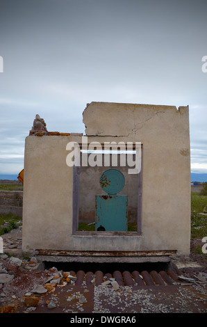 Bilancia in abbandonato, la guerra ha distrutto, fabbrica, Georgia. Foto Stock