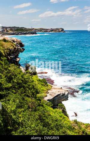 La costa frastagliata sul Bondi Beach a Coogee Beach sentiero costiero a Sydney in Australia Foto Stock