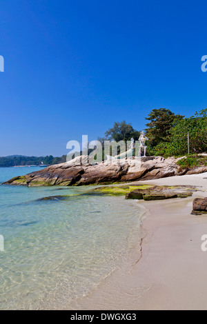 Le statue sulla Ao Hat Sai Kaew Beach su Ko Samet Island, Thailandia Foto Stock