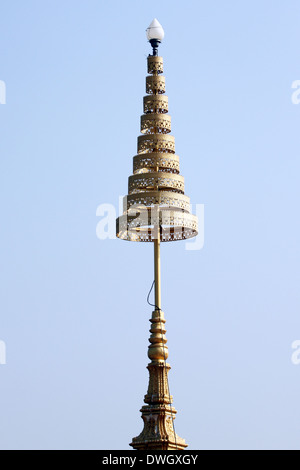 Simbolo buddista è comunemente visto in Thailandia Tempio. Foto Stock