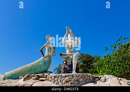 Le statue sulla Ao Hat Sai Kaew Beach su Ko Samet Island, Thailandia Foto Stock