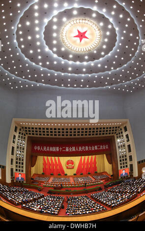 Pechino, Cina. 9 Mar 2014. La seconda riunione plenaria della seconda sessione della Cina il XII congresso nazionale del popolo (Anp) è tenuto presso la Grande Sala del Popolo di Pechino, capitale della Cina, 9 marzo 2014. Credito: Jin Liwang/Xinhua/Alamy Live News Foto Stock