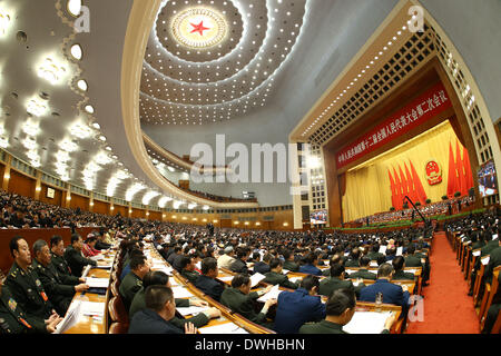 Pechino, Cina. 9 Mar 2014. La seconda riunione plenaria della seconda sessione della Cina il XII congresso nazionale del popolo (Anp) è tenuto presso la Grande Sala del Popolo di Pechino, capitale della Cina, 9 marzo 2014. Credito: Chen Jianli/Xinhua/Alamy Live News Foto Stock