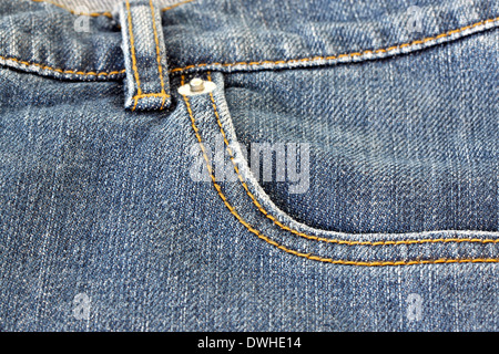 Texture di jeans blu nella macro. Foto Stock