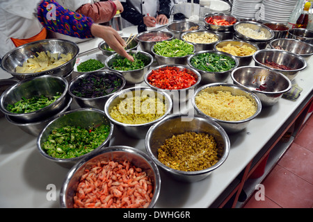 Gli ingredienti per cucinare Cucina Xiang o cucina Hunan in un ristorante di Changsha, nella provincia del Hunan, Cina. Foto Stock