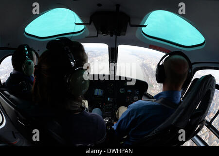 Un volo in elicottero sopra la città di New York, Stati Uniti d'America, 08 marzo 2014. Foto: FELIX HOERHAGER Foto Stock