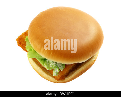 Hamburger di pesce con close-up shot su sfondo bianco Foto Stock