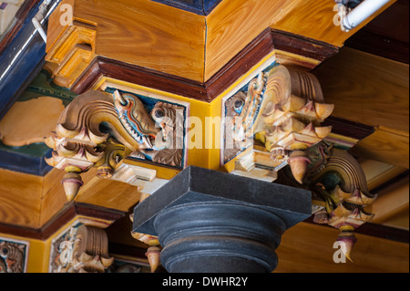 Sud India meridionale , Tamil Nadu Chettinad Karakaikudi mercanti banchieri industriali Chettiar palazzo di famiglia mansion carving Foto Stock