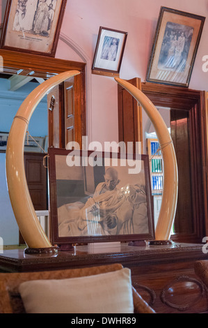 Sud India del Sud Tamil Nadu Chettinad Karakaikudi mercanti industriali del banchiere Chettiar palazzo di famiglia casa signorile dettaglio zanne di elefante Foto Stock