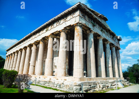 Tempio di Efesto ad Atene, in Grecia in una giornata di sole Foto Stock
