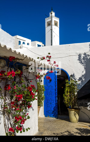 Il Nord Africa, Tunisia, Sidi Bou Said. Tipiche case bianche della Medina. Foto Stock