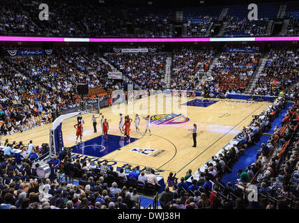 Uncasville, CT, Stati Uniti d'America. 9 Mar 2014. Domenica 9 marzo, 2014: le scene del gioco durante la seconda metà della American Athletic Conference womens basketball semi-finale di partita del torneo tra Rutgers e UConn a Mohegan Sun Arena di Uncasville, CT. Battito UConn Rutgers facilmente 83-57. Bill Shettle / Cal Sport Media. © csm/Alamy Live News Foto Stock