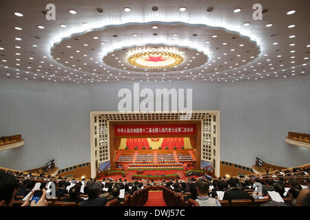 Pechino, Cina. Decimo Mar, 2014. La terza riunione plenaria della seconda sessione della Cina il XII congresso nazionale del popolo (Anp) è tenuto presso la Grande Sala del Popolo di Pechino, capitale della Cina, 10 marzo 2014. © Jin Liwang/Xinhua/Alamy Live News Foto Stock