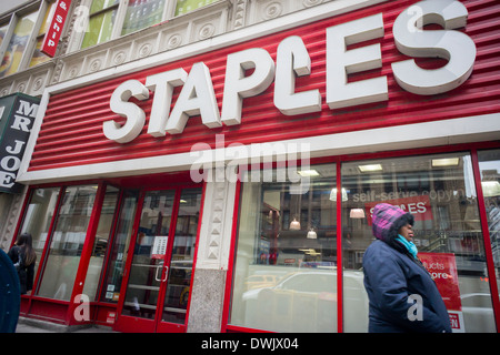 Una Pinzatura di forniture per uffici nel quartiere alla moda di New York Foto Stock