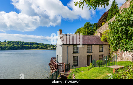 Il Boathouse, il poeta Dylan Thomas della casa di Laugharne, Carmarthenshire, Wales, Regno Unito Foto Stock