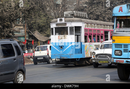 Tram tradizionale centro di Kolkata on February 08, 2014 Foto Stock